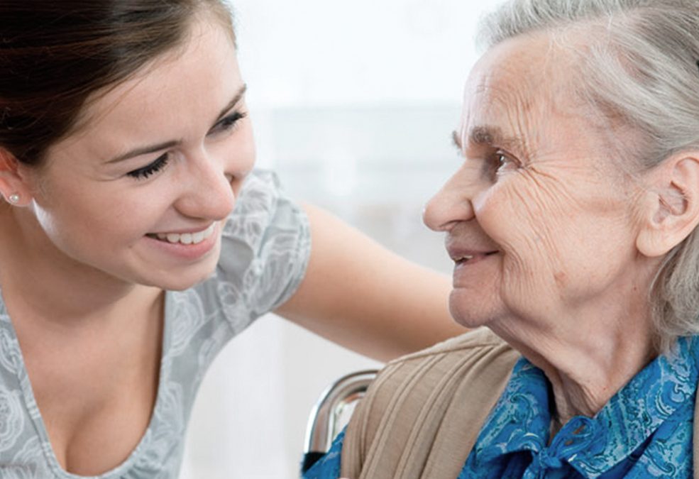 6 DE CADA 10 CUIDADORES DE PACIENTES CON ALZHEIMER ENFERMAN